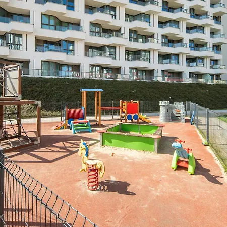 With Balcony And Parking By Renters