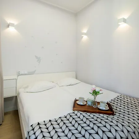 Apartment With Balcony And Parking By Renters Krakow