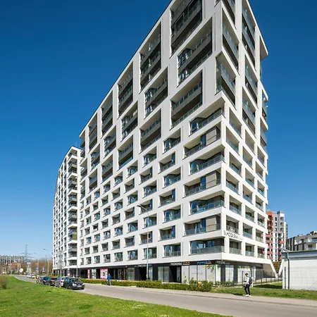 With Balcony And Parking By Renters クラクフ