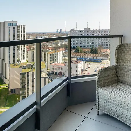 With Balcony And Parking By Renters *